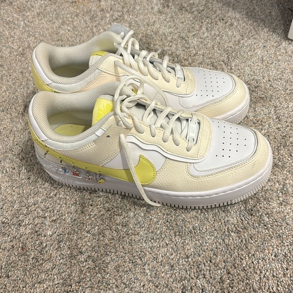 Woman’s size 9 air force - Picture 1 of 3